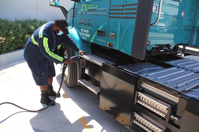 Ηλεκτρικά μουράτα Volvo VNR 