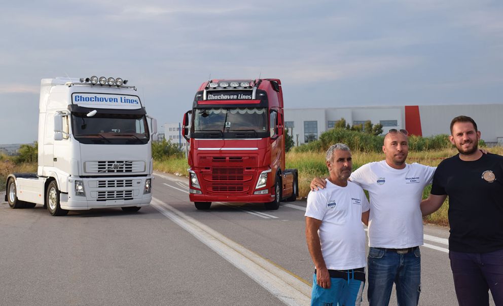 Τα δύο Volvo της εταιρείας Chochoven Lines.
