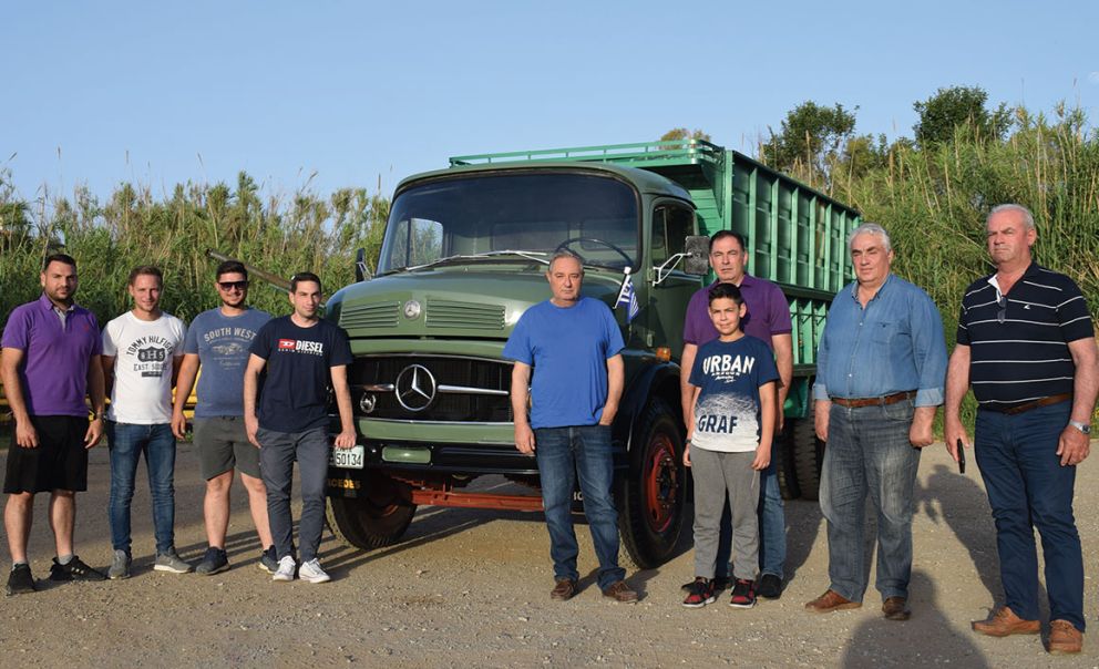 Mercedes-Benz 1113 με οικογένεια Παπανδρέου 