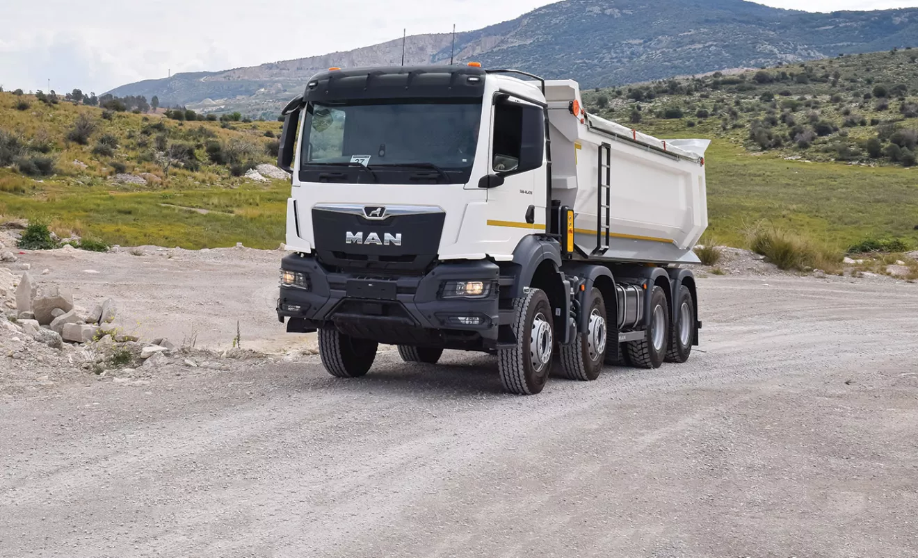 Στο εργοτάξιο με ΜΑΝ TGS 41.470 Στο εργοτάξιο με ΜΑΝ TGS 41.470