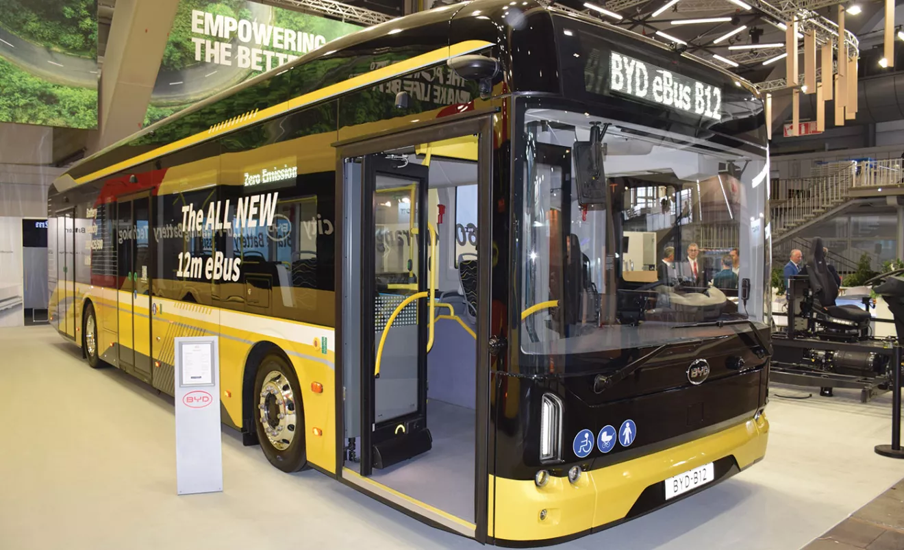 Η μπαταρία του νέου BYD eBus 12 μέτρων έχει χωρητικότητα 500 kWh και η αυτονομία φτάνει μέχρι τα 600 χλμ Η μπαταρία του νέου BYD eBus 12 μέτρων έχει χωρητικότητα 500 kWh και η αυτονομία φτάνει μέχρι τα 600 χλμ