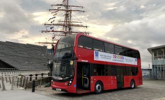 Το υδρογονοκίνητο ADL Enviro400 κατά τη διάρκεια των δοκιμών του. Το υδρογονοκίνητο ADL Enviro400 κατά τη διάρκεια των δοκιμών του.