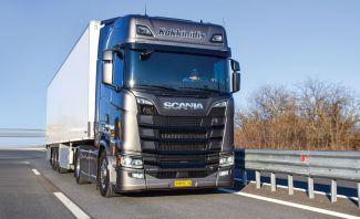 Tο νέο Scania S650 της Kokkinidis Frigo Transport. Ο V8 κινητήρας του, θεωρούμε ότι είναι καλύτερος από όλους τους προηγούμενους. Tο νέο Scania S650 της Kokkinidis Frigo Transport. Ο V8 κινητήρας του, θεωρούμε ότι είναι καλύτερος από όλους τους προηγούμενους.