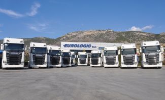 Η απόκτηση των δώδεκα Scania S 650 με τη «flat» καμπίνα κόστισε, ούτε λίγο ούτε πολύ, 1,45 εκατομμύρια ευρώ και μαζί με την προμήθεια 14 σύγχρονων θαλάμων, η συνολική επένδυση πλησίασε τα 2,7 εκ. ευρώ. Η απόκτηση των δώδεκα Scania S 650 με τη «flat» καμπίνα κόστισε, ούτε λίγο ούτε πολύ, 1,45 εκατομμύρια ευρώ και μαζί με την προμήθεια 14 σύγχρονων θαλάμων, η συνολική επένδυση πλησίασε τα 2,7 εκ. ευρώ.