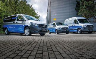 Η Mercedes-Benz, στην κατηγορία των ελαφρών επαγγελματικών, εστιάζει στη στρατηγική ηλεκτροκίνησης eDrive@VANs, με την οποία υιοθετεί μια νέα και ολοκληρωμένη προσέγγιση. Με στρατηγικό στόχο τον εξηλεκτρισμό ολόκληρης της γκάμας, αυτή τη στιγμή η προϊοντική παλέτα των ηλεκτρικών Vans της Mercedes-Benz περιλαμβάνει οχήματα τόσο επαγγελματικών όσο και επιβατικών εκδόσεων. Η Mercedes-Benz, στην κατηγορία των ελαφρών επαγγελματικών, εστιάζει στη στρατηγική ηλεκτροκίνησης eDrive@VANs, με την οποία υιοθετεί μια νέα και ολοκληρωμένη προσέγγιση. Με στρατηγικό στόχο τον εξηλεκτρισμό ολόκληρης της γκάμας, αυτή τη στιγμή η προϊοντική παλέτα των ηλεκτρικών Vans της Mercedes-Benz περιλαμβάνει οχήματα τόσο επαγγελματικών όσο και επιβατικών εκδόσεων.