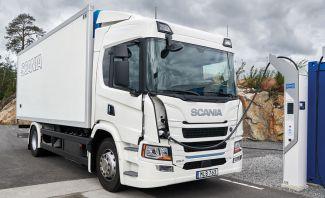 Δύο επιλογές μπαταριών για το ηλεκτρικό Scania. Δύο επιλογές μπαταριών για το ηλεκτρικό Scania.