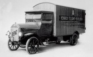 Το Benz Typ 3 CN Möbelwagen (1923-1924). Το Benz Typ 3 CN Möbelwagen (1923-1924).