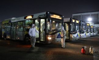 Καθημερινά απολυμαίνονται λεωφορεία και συρμοί για την πρόληψη μετάδοσης του κοροναϊού. Καθημερινά απολυμαίνονται λεωφορεία και συρμοί για την πρόληψη μετάδοσης του κοροναϊού.