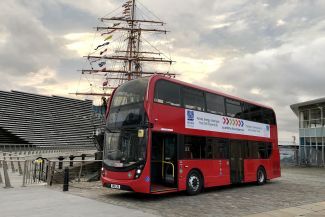 Το υδρογονοκίνητο ADL Enviro400 κατά τη διάρκεια των δοκιμών του. Το υδρογονοκίνητο ADL Enviro400 κατά τη διάρκεια των δοκιμών του.