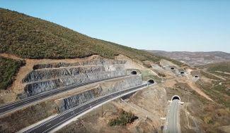 Το «πράσινο φως» έδωσε η Κομισιόν για την κατασκευή του τμήματος Λαμία – Ξυνιάδα» του Ε65, εγκρίνοντας χρηματοδότηση ύψους 255 εκ. ευρώ. Το «πράσινο φως» έδωσε η Κομισιόν για την κατασκευή του τμήματος Λαμία – Ξυνιάδα» του Ε65, εγκρίνοντας χρηματοδότηση ύψους 255 εκ. ευρώ.