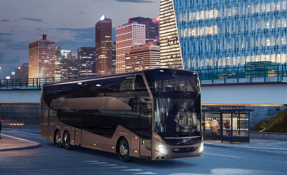 Το νέο 6x2 μοντέλο μοιράζεται το ίδιο σασί -Volvo B11RLE- με τα υπόλοιπα τουριστικά λεωφορεία της σουηδικής μάρκας.
