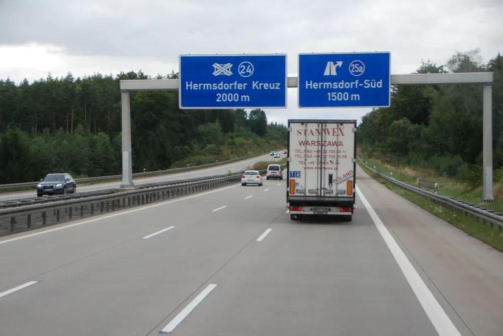 Πολωνικό φορτηγό σε γερμανικό αυτοκινητόδρομο. Το Trucks Control δεν είναι μακριά...
