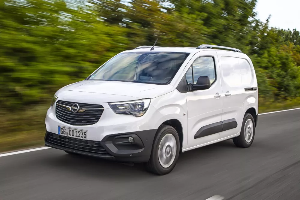 Η Opel προσφέρει ένα νέο πρόγραμμα μετατροπών για τα Combo Cargo και Combo Life, σε σε συνεργασία με πιστοποιημένους ειδικούς στο χώρο των μετατροπών όπως οι εταιρείες AMF-Bruns, Car Fibreglass, Focaccia, Gruau, Kerstner, Lamberet, Morice Constructeur και Tripod Mobility. 