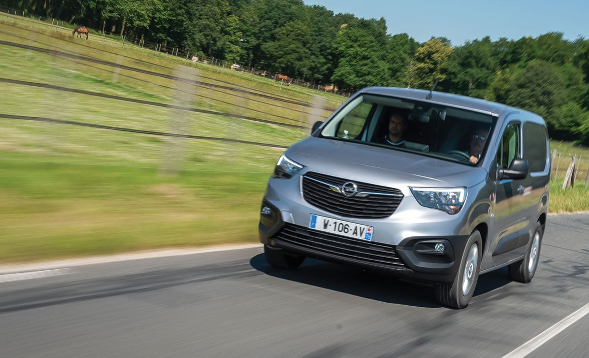 Το Opel Combo Cargo αποτελεί μέλος της τριάδας των van που εξελίχθηκαν από το γκρουπ PSA
