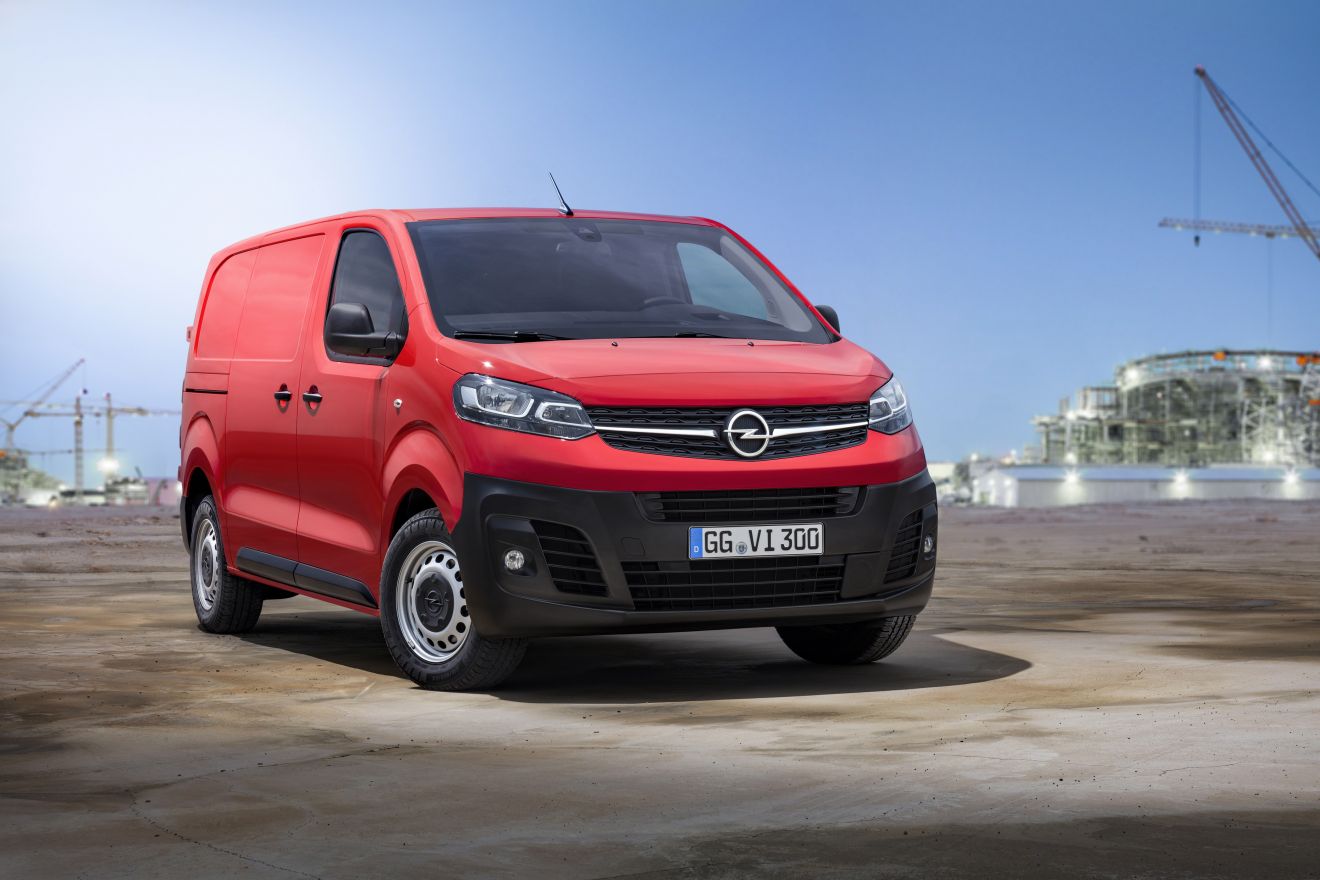 Η Opel δεν έχει ανακοινώσει ακόμα τους κινητήρες που θα αποτελούν τη γκάμα του νέου Vivaro. Ενδιαφέρον έχει το γεγονός πως θα προσφέρεται αυτόματο κιβώτιο οκτώ σχέσεων και -ακόμα περισσότερο- ότι ήδη από το 2020, το νέο Vivaro θα διατίθεται και σε αμιγώς ηλεκτρική έκδοση.